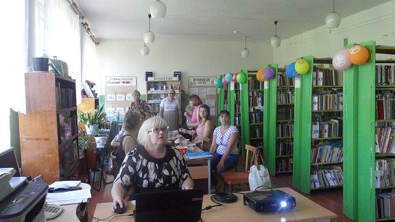 Гости из г. Сланцы в Добручинской сельской библиотеке